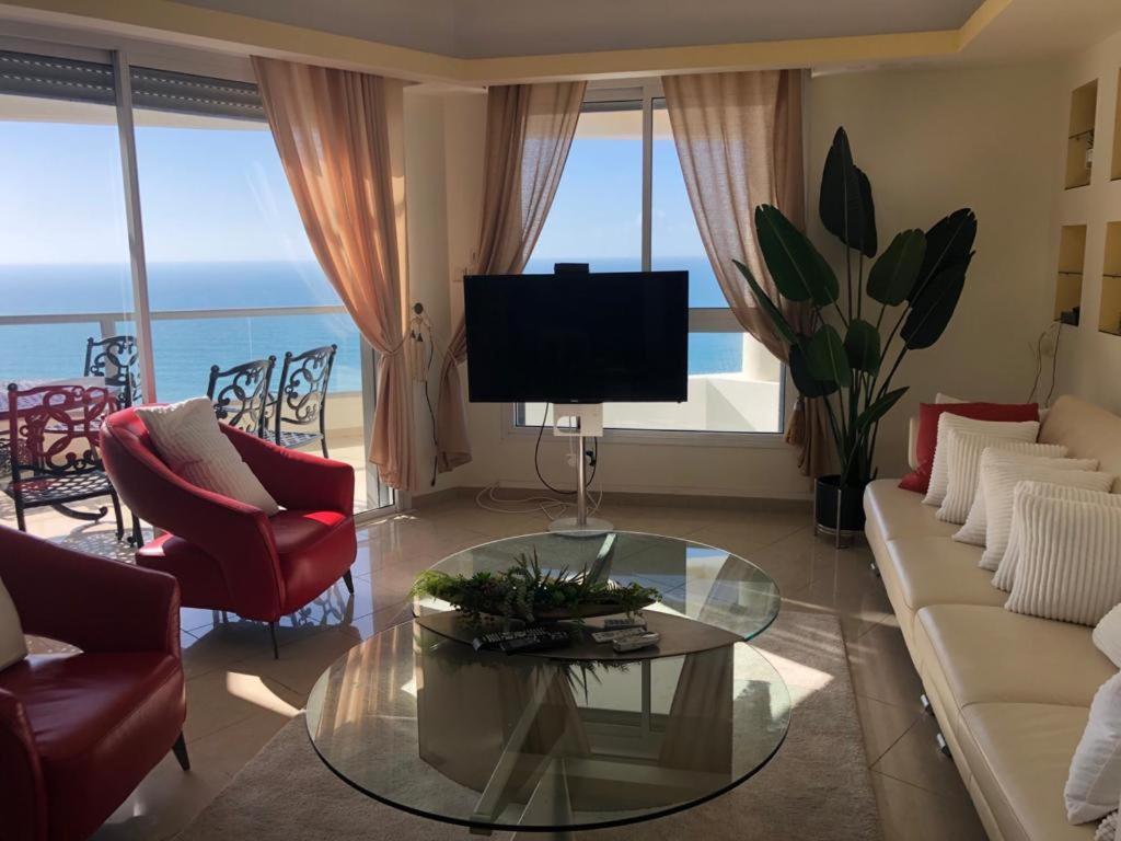 Sky Home Luxury Apartment With Sea View Bat Yam Exterior foto