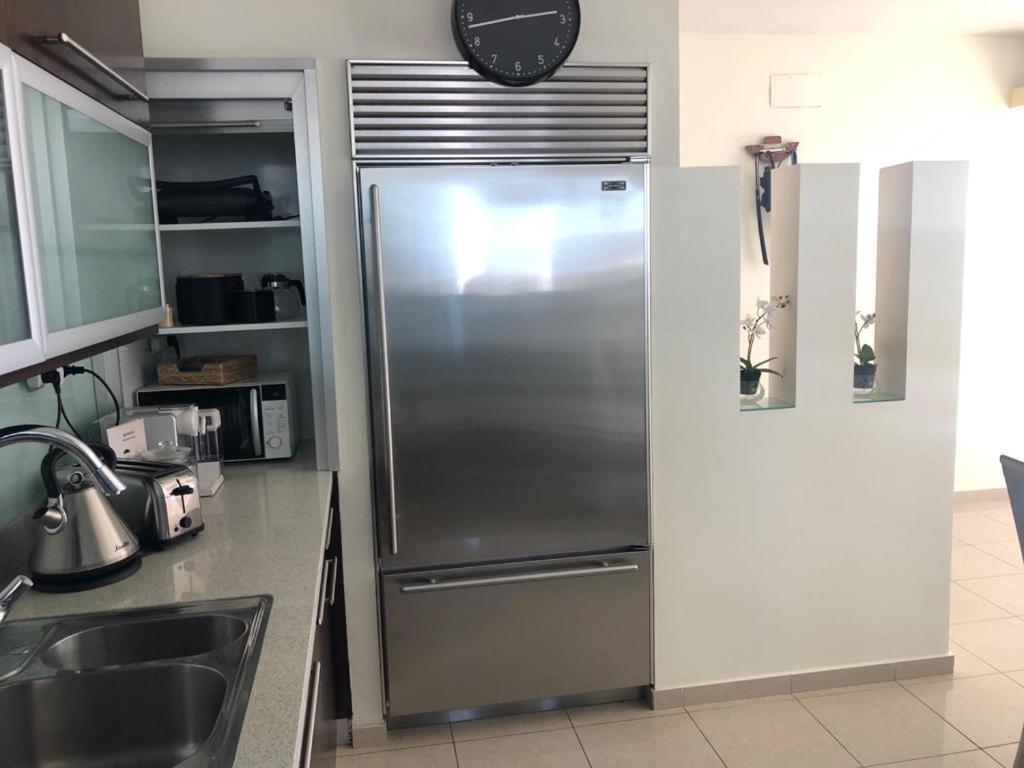 Sky Home Luxury Apartment With Sea View Bat Yam Exterior foto